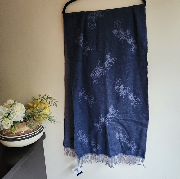NWT Coach Oversized Muffler in Horse and Carriage Print - Picture 3 of 4